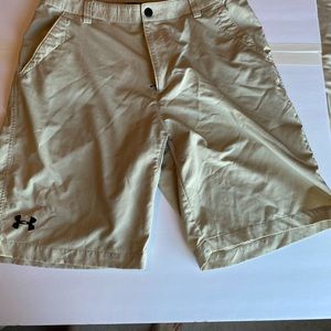 Under Armor Golf shorts